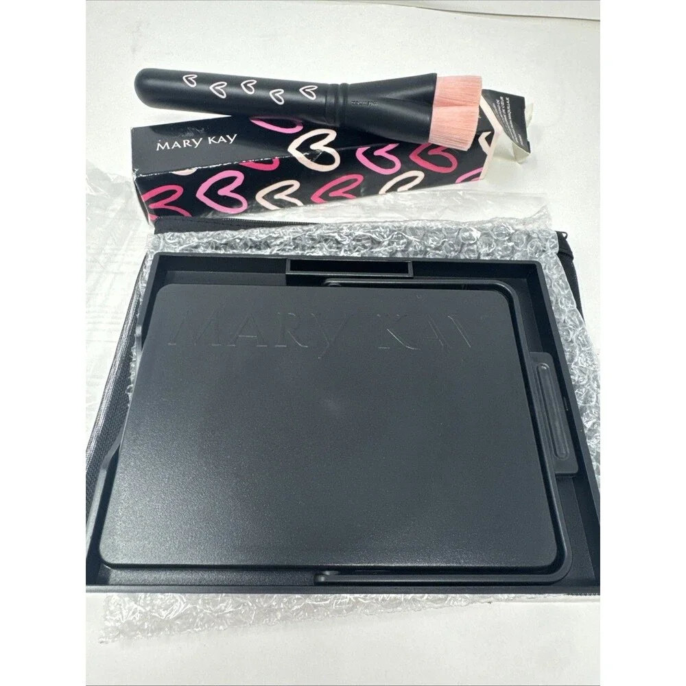 MARY KAY HEART-SHAPED FOUNDATION BRUSH 203687 + Mirror Case with Bag NEW